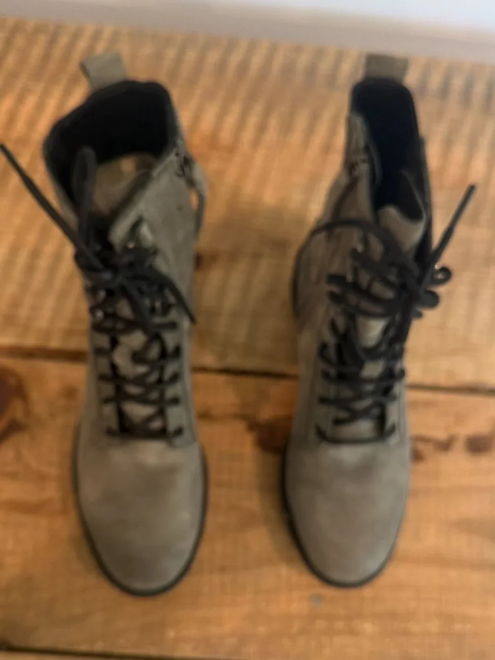 Sorel Phoenix Lace in Quarry NEW Size 7